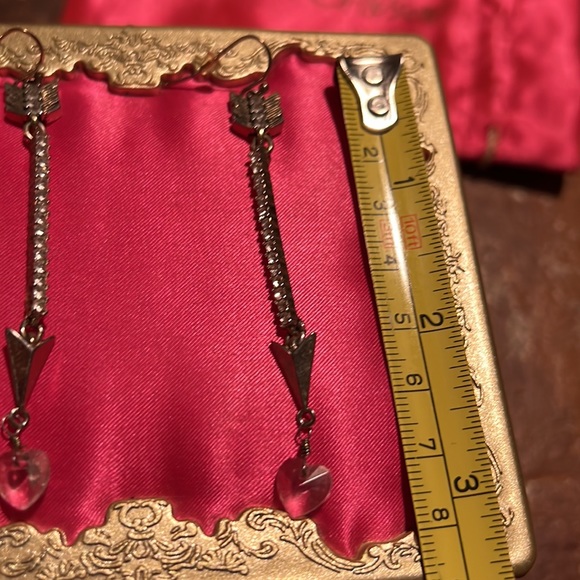 Betsy Johnson Arrow Heart pierced Earrings - Picture 5 of 8